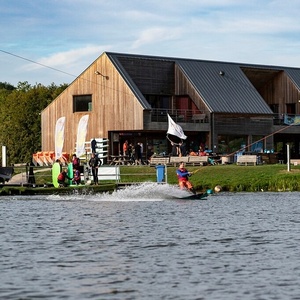 Séjour Wakeboard illimité Week‑end (2jours/1nuit) : 159,99€/pers